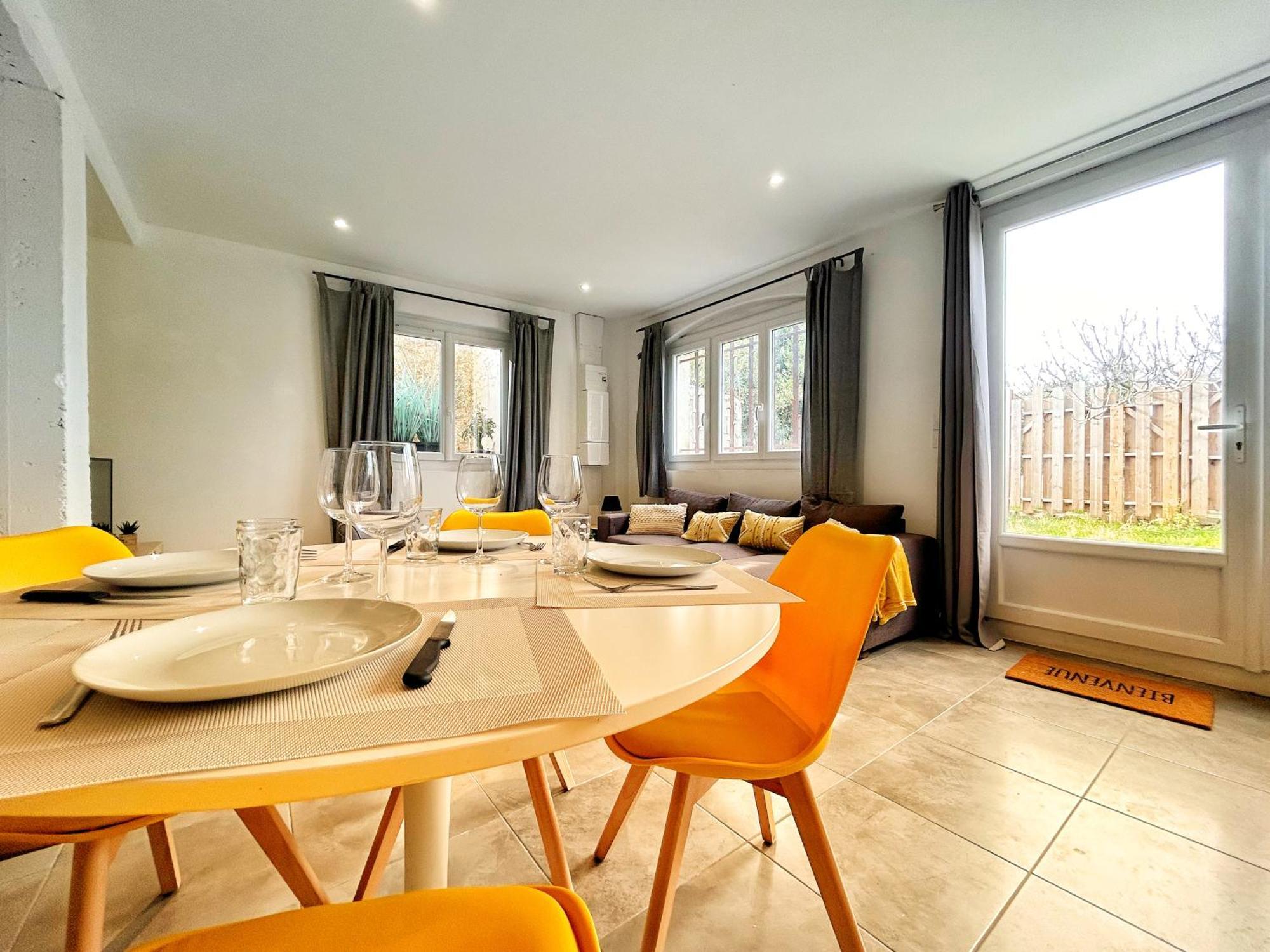 Doux Rouinet Cocoon Apartment Fourques  Luaran gambar