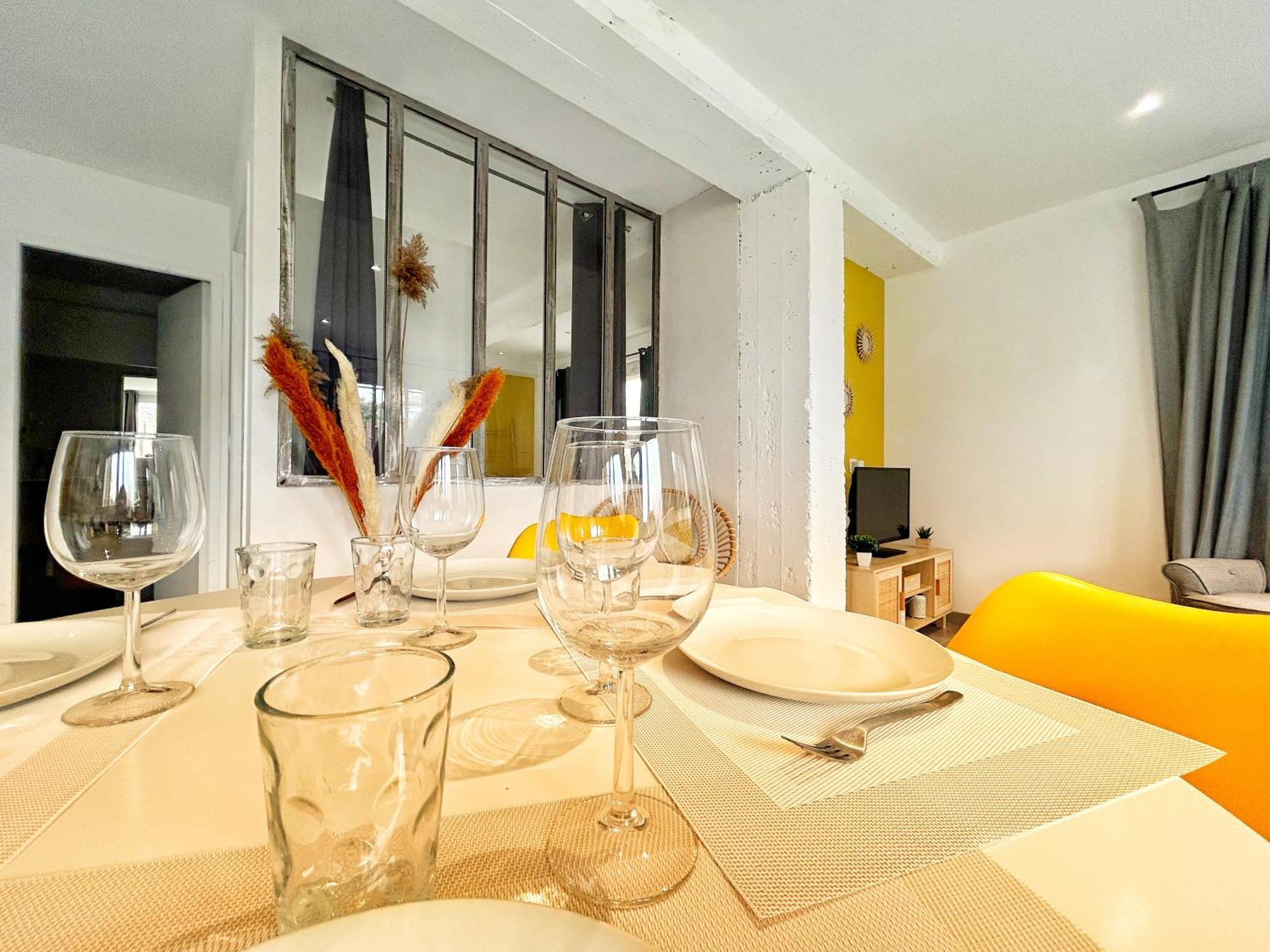 Doux Rouinet Cocoon Apartment Fourques  Luaran gambar