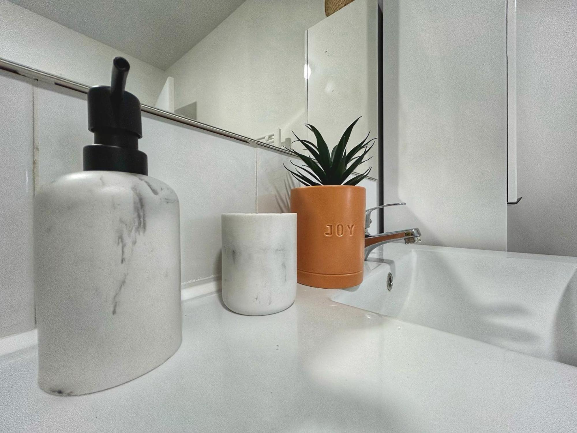 Doux Rouinet Cocoon Apartment Fourques  Luaran gambar