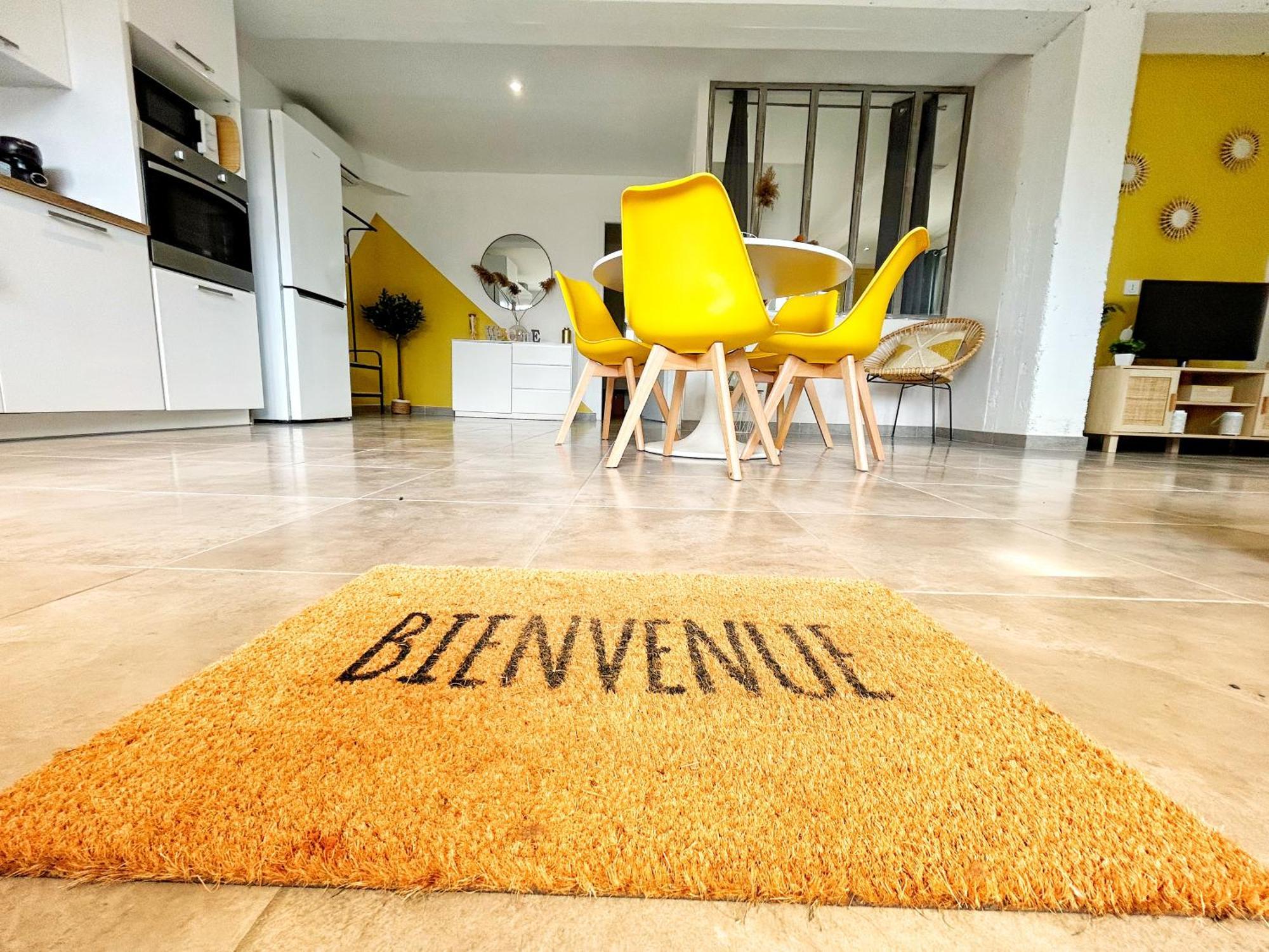 Doux Rouinet Cocoon Apartment Fourques  Luaran gambar